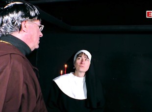 Монахини
